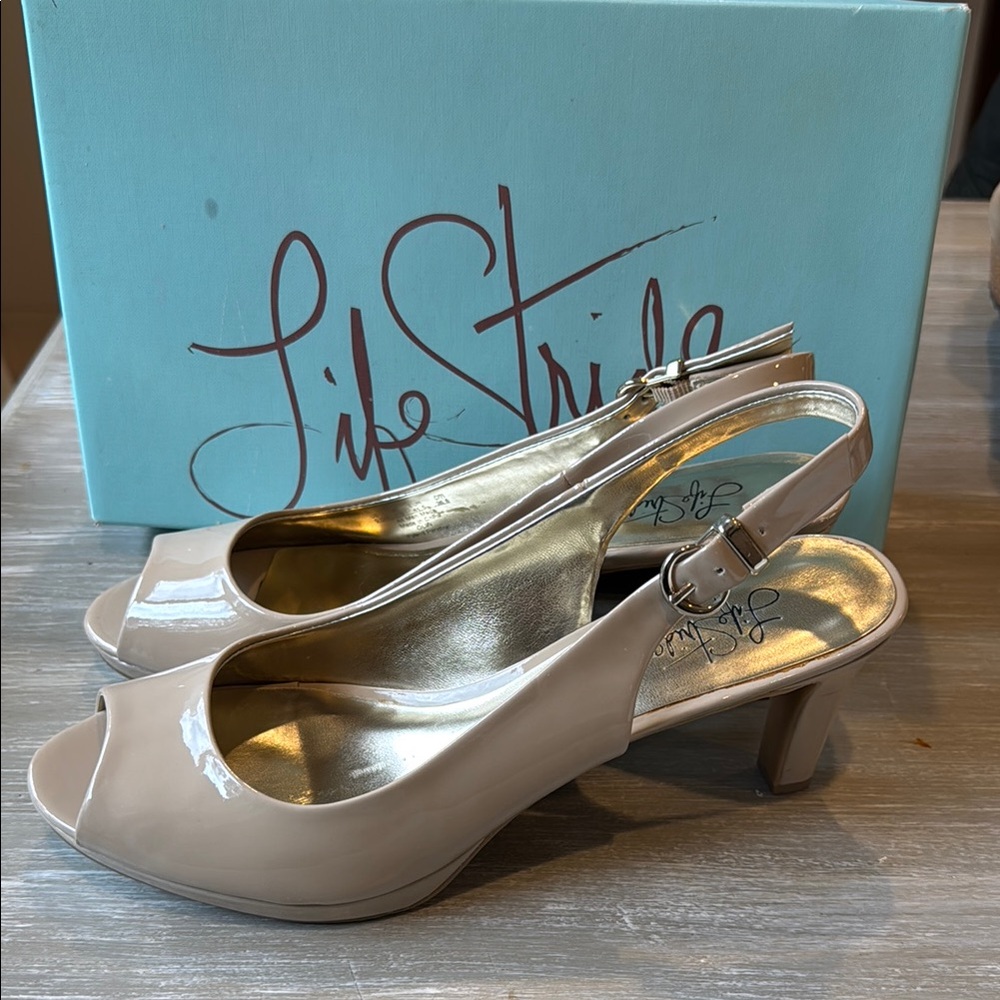 Life Stride Women's Beige Peep Toe Heels